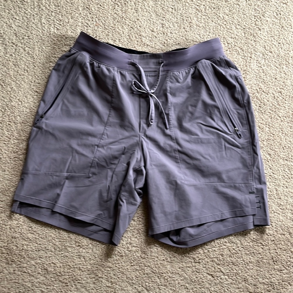 Lululemon Mens Athletic Gym Shorts - Purple - Medium